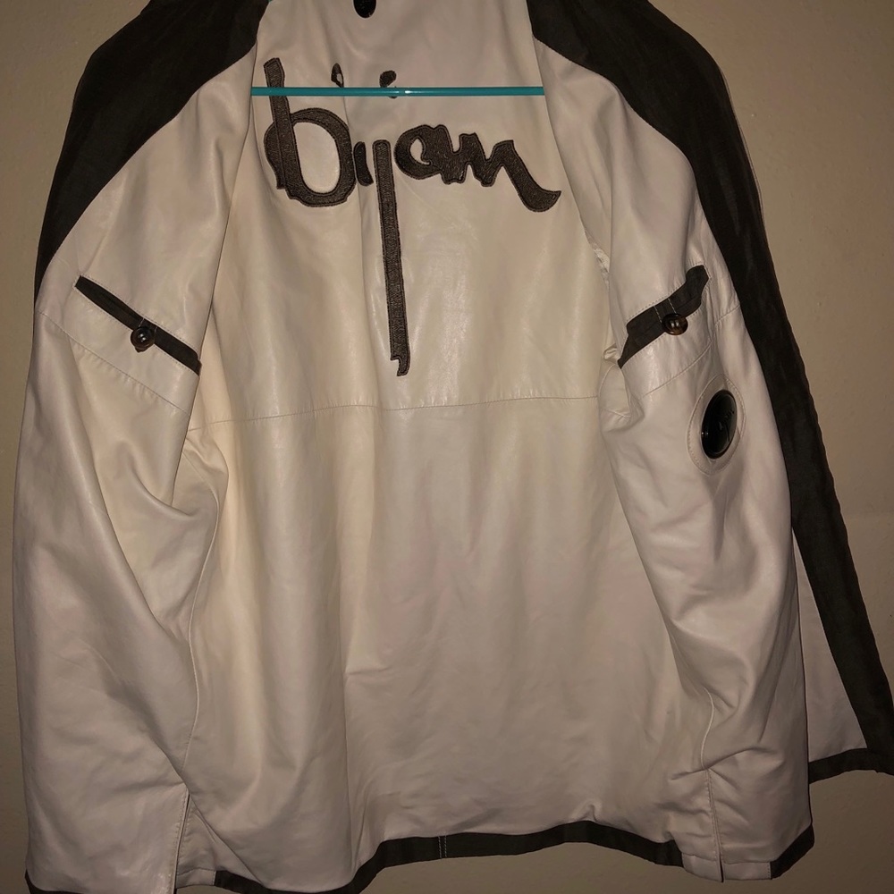 Beautiful Women’s Lambskin Bijan Jacket